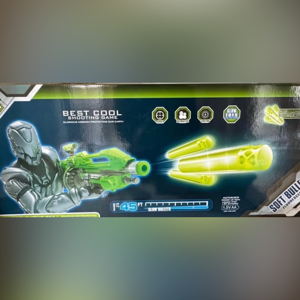 Electric "nerf" Foam Dart Alien Blaster Toy w/ 40 Glow-in-the-
Dark Darts